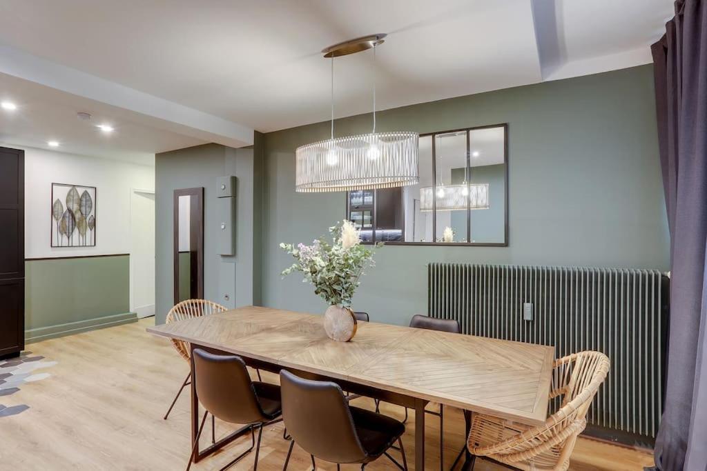 Luxueux & Spacieux Appartement, 125m2, Republique Apartment Paris