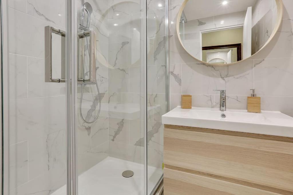 Luxueux & Spacieux Appartement, 125m2, Republique Apartment *